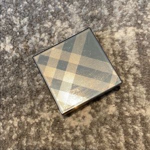 Burberry Makeup - Burberry Beauty Sheer Eyeshadow Midnight Brown Burberry Makeup - Burberry Beauty Sheer Eyeshadow Midnight Brown